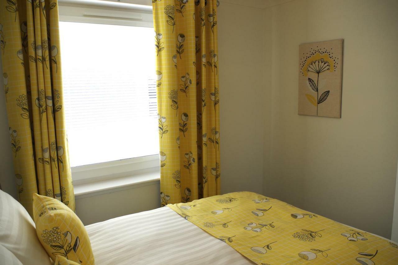 Perth Holiday Lets Apartment ภายนอก รูปภาพ