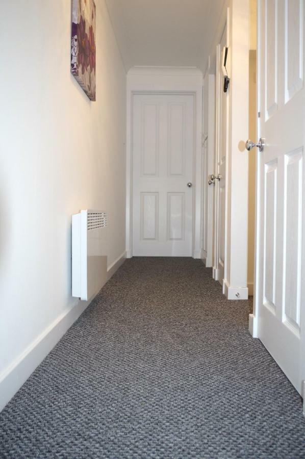 Perth Holiday Lets Apartment ภายนอก รูปภาพ
